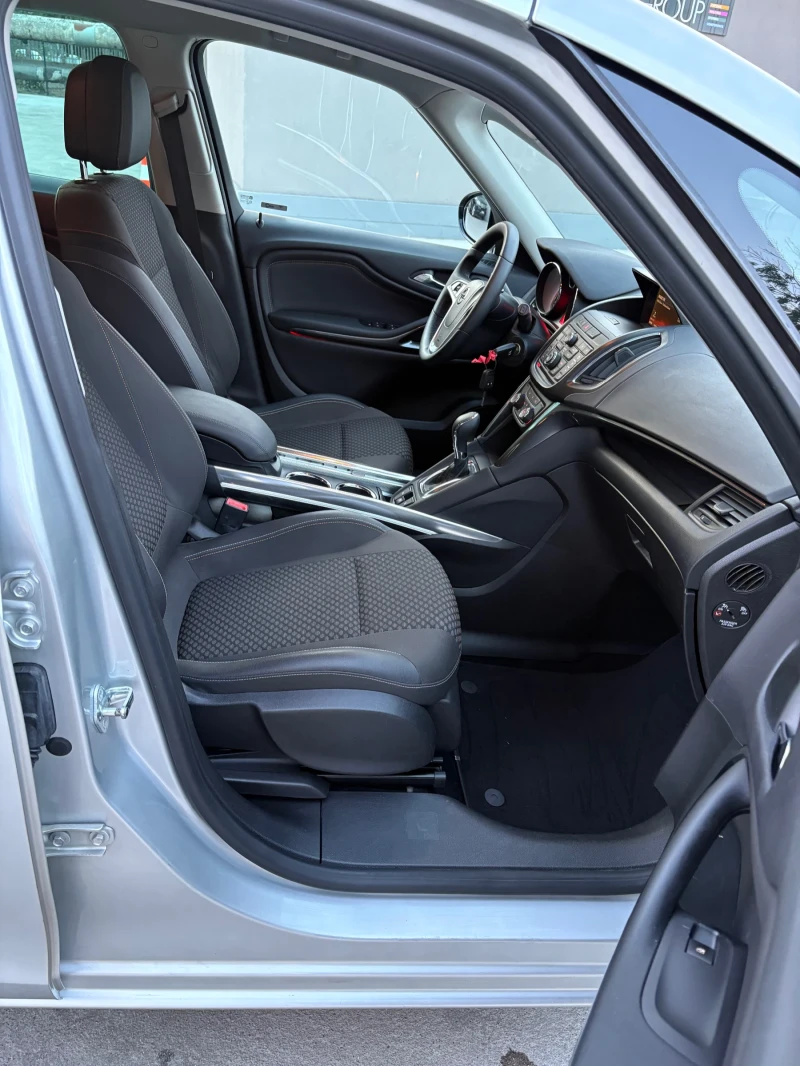Opel Zafira 130kc 2.0 diesel Cosmo Euro 6 Automatc, снимка 16 - Автомобили и джипове - 51412932