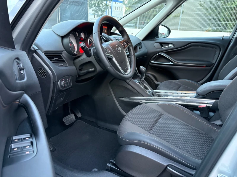 Opel Zafira 130kc 2.0 diesel Cosmo Euro 6 Automatc, снимка 13 - Автомобили и джипове - 51412932