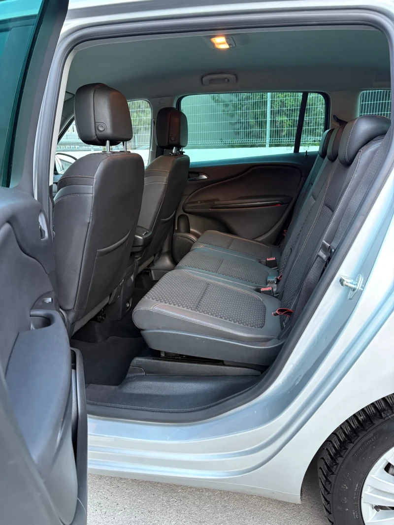 Opel Zafira 130kc 2.0 diesel Cosmo Euro 6 Automatc, снимка 14 - Автомобили и джипове - 51412932
