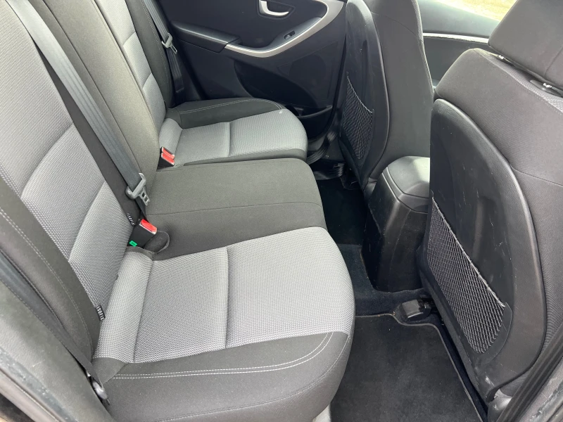 Hyundai I30 1.6 CRDI, снимка 14 - Автомобили и джипове - 52049865