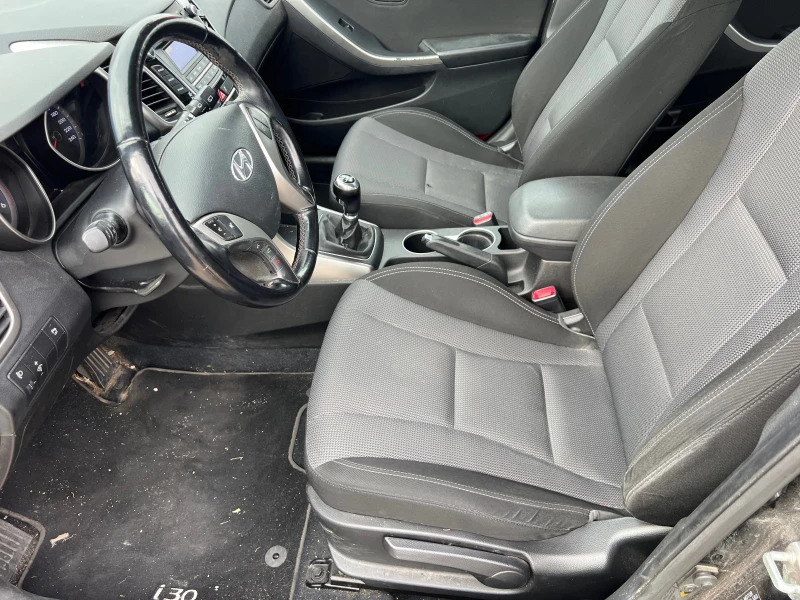 Hyundai I30 1.6 CRDI, снимка 9 - Автомобили и джипове - 52049865