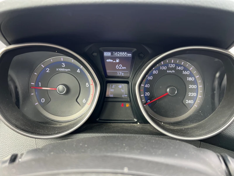 Hyundai I30 1.6 CRDI, снимка 16 - Автомобили и джипове - 52049865