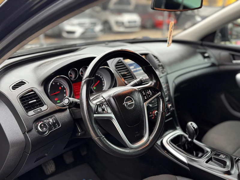 Opel Insignia 1.6i TURBO ИТАЛИЯ, снимка 7 - Автомобили и джипове - 52500957