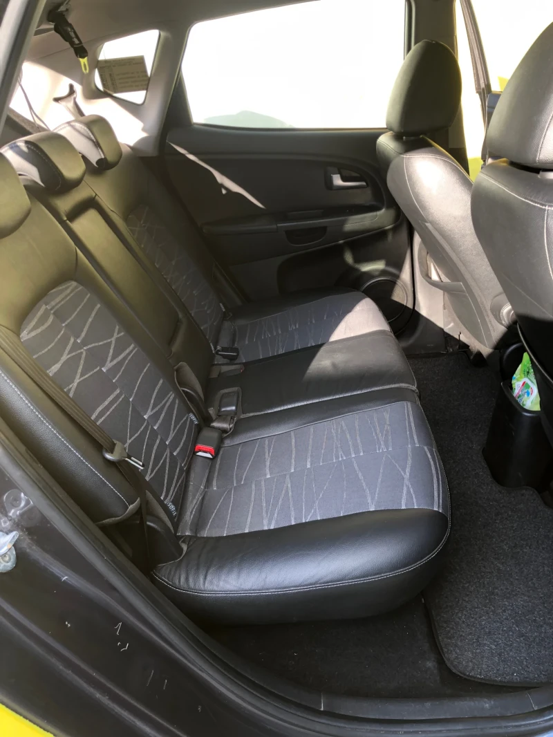 Kia Venga 1.4 Бензин / Газ, снимка 13 - Автомобили и джипове - 52750551
