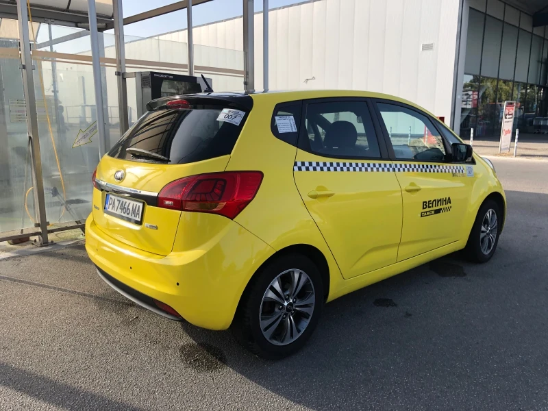 Kia Venga 1.4 Бензин / Газ, снимка 4 - Автомобили и джипове - 52750551