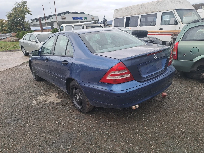 Mercedes-Benz C 180, снимка 3 - Автомобили и джипове - 53063642