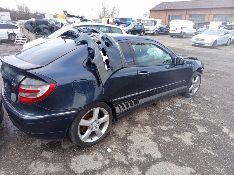 Mercedes-Benz C 220 2.2 cdi 150 cc facelift, снимка 4 - Автомобили и джипове - 53416907