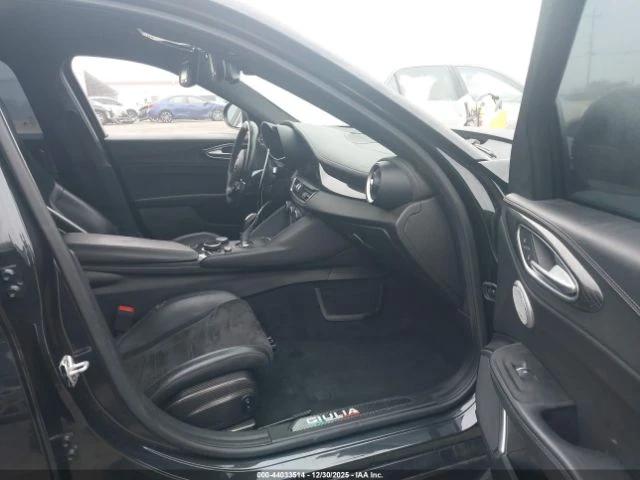 Alfa Romeo Giulia QUADRIFOGLIO* HARMAN KARDON*  - изображение 9