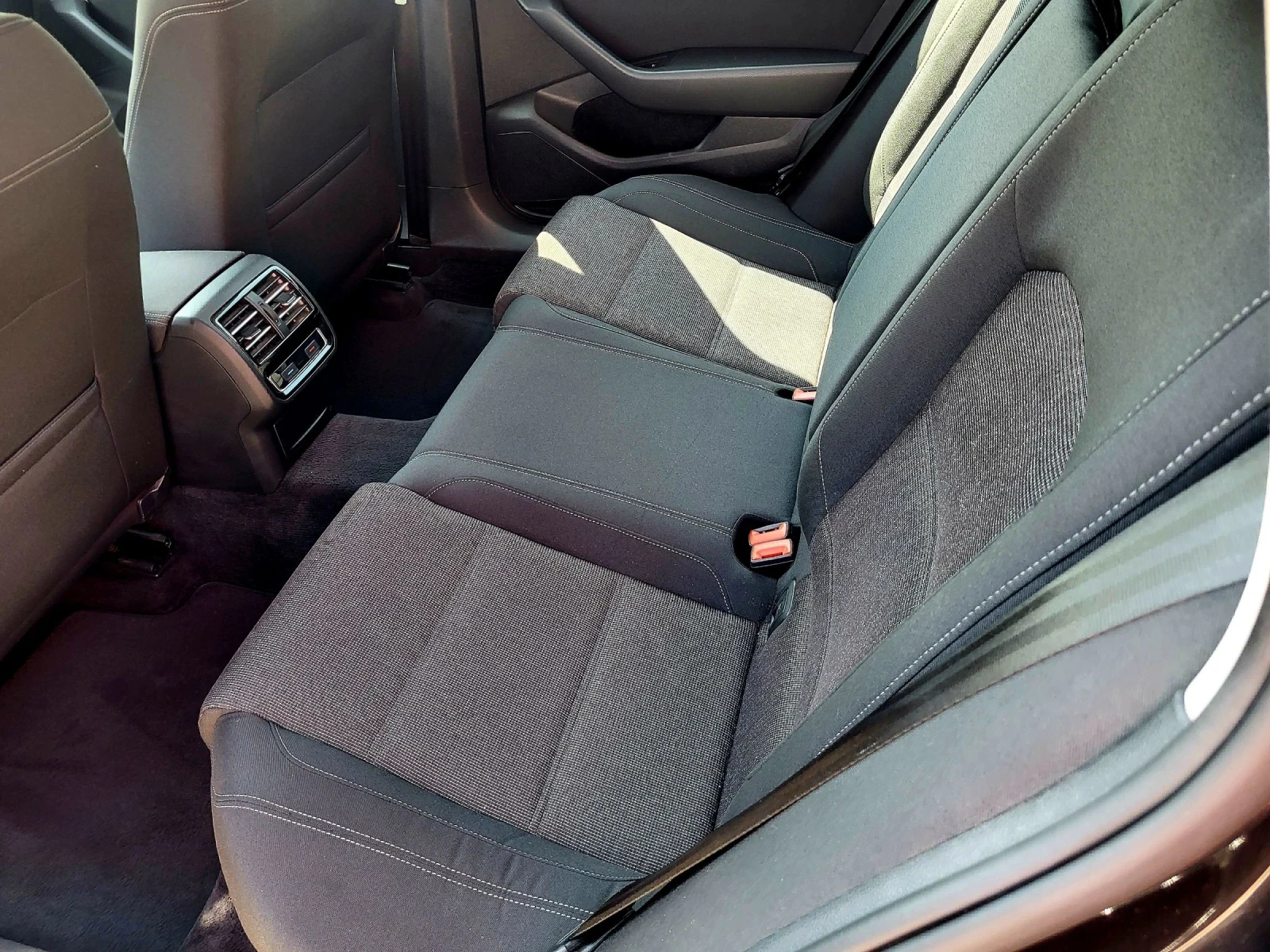VW Passat 2.0TDI - изображение 6