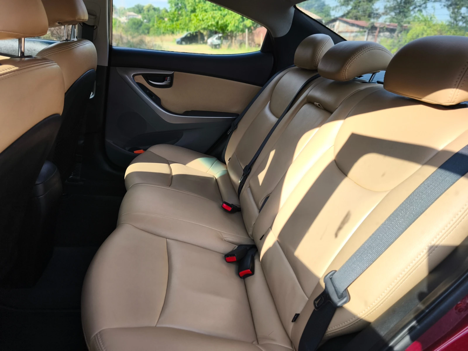 Hyundai Elantra  - изображение 10