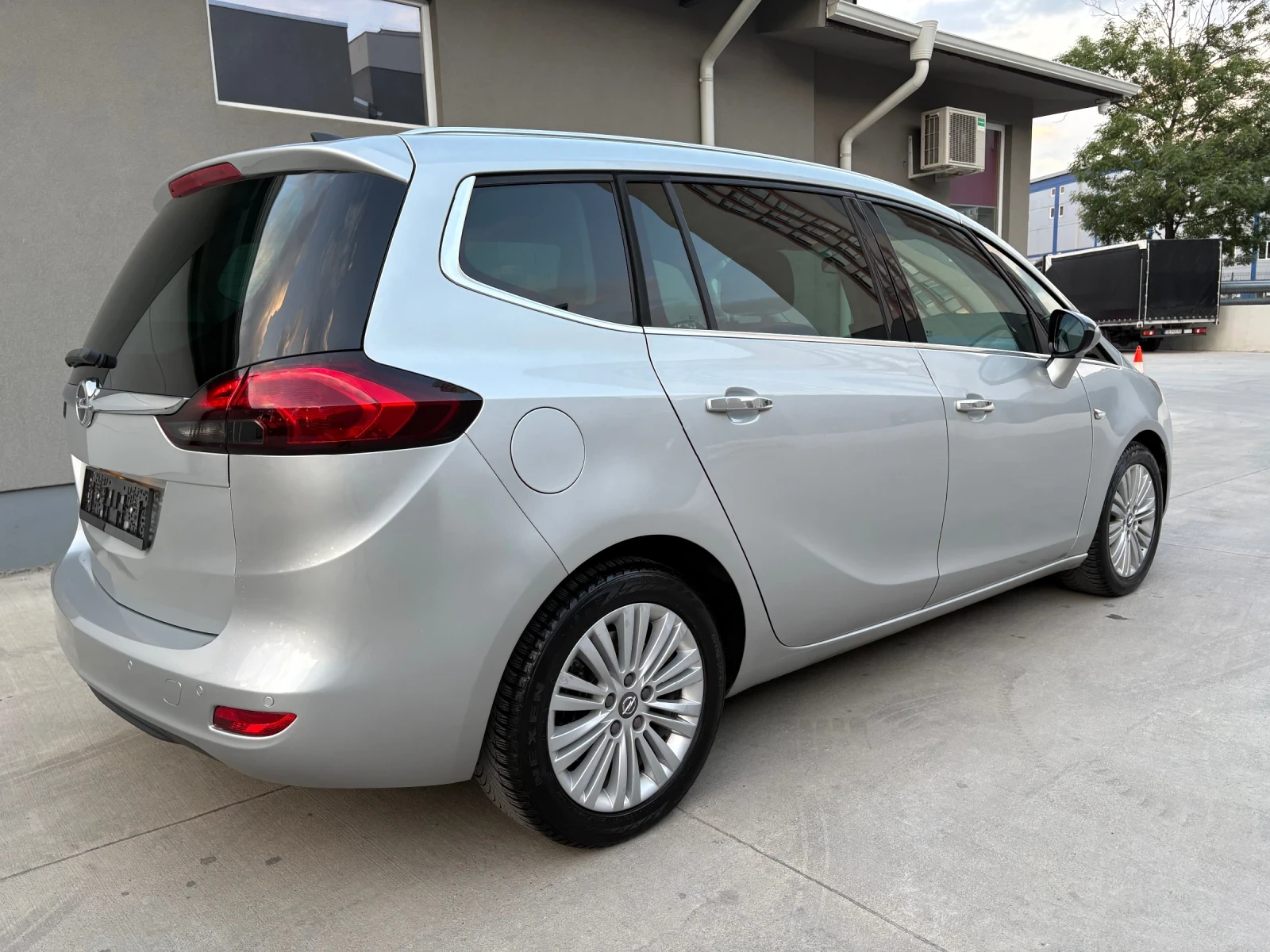 Opel Zafira 130kc 2.0 diesel Cosmo Euro 6 Automatc - изображение 8