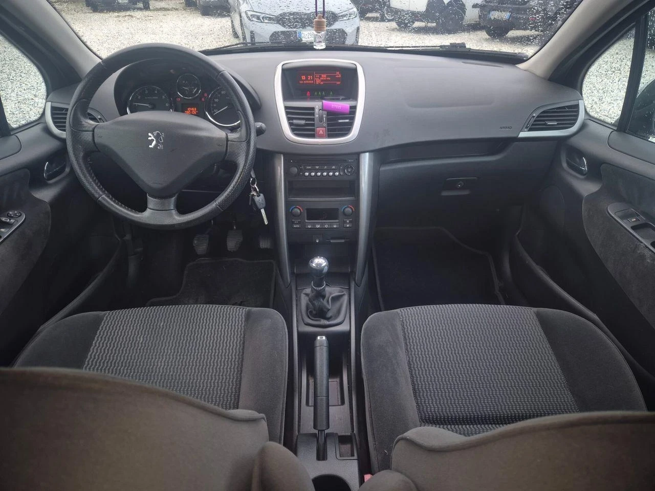 Peugeot 207 1.6 109 к.с - изображение 2