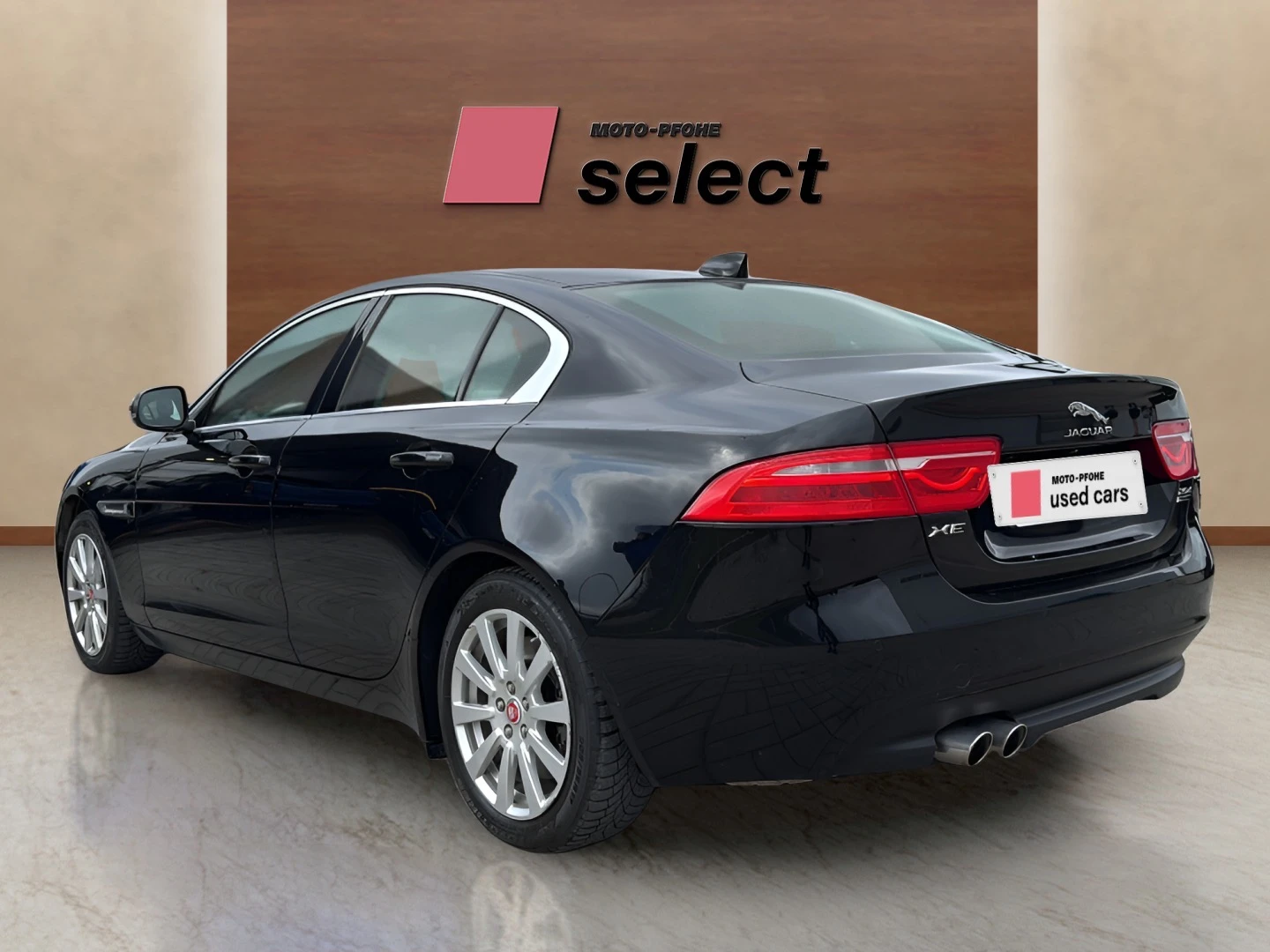 Jaguar XE 2.0 D, снимка 6 - Автомобили и джипове - 54108381