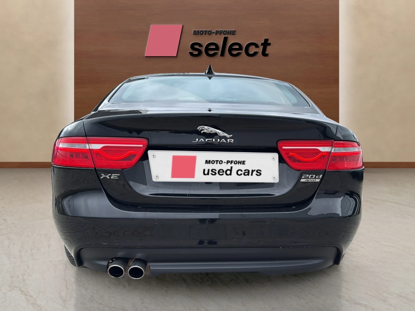 Jaguar XE 2.0 D, снимка 8 - Автомобили и джипове - 54108381