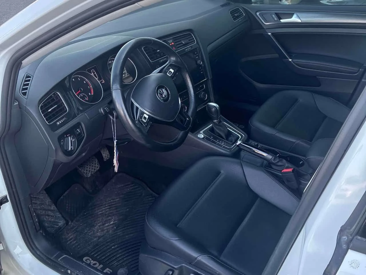 VW Golf * CARFAX * 2 КЛЮЧА * ПАНО * KEYLESS, снимка 5 - Автомобили и джипове - 54158154