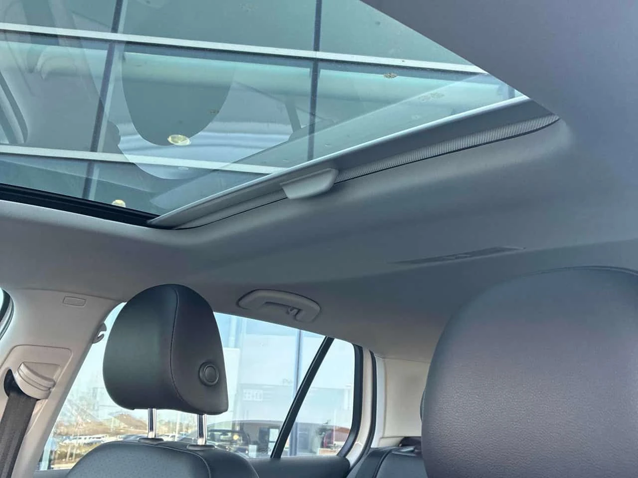 VW Golf * CARFAX * 2 КЛЮЧА * ПАНО * KEYLESS, снимка 16 - Автомобили и джипове - 54158154