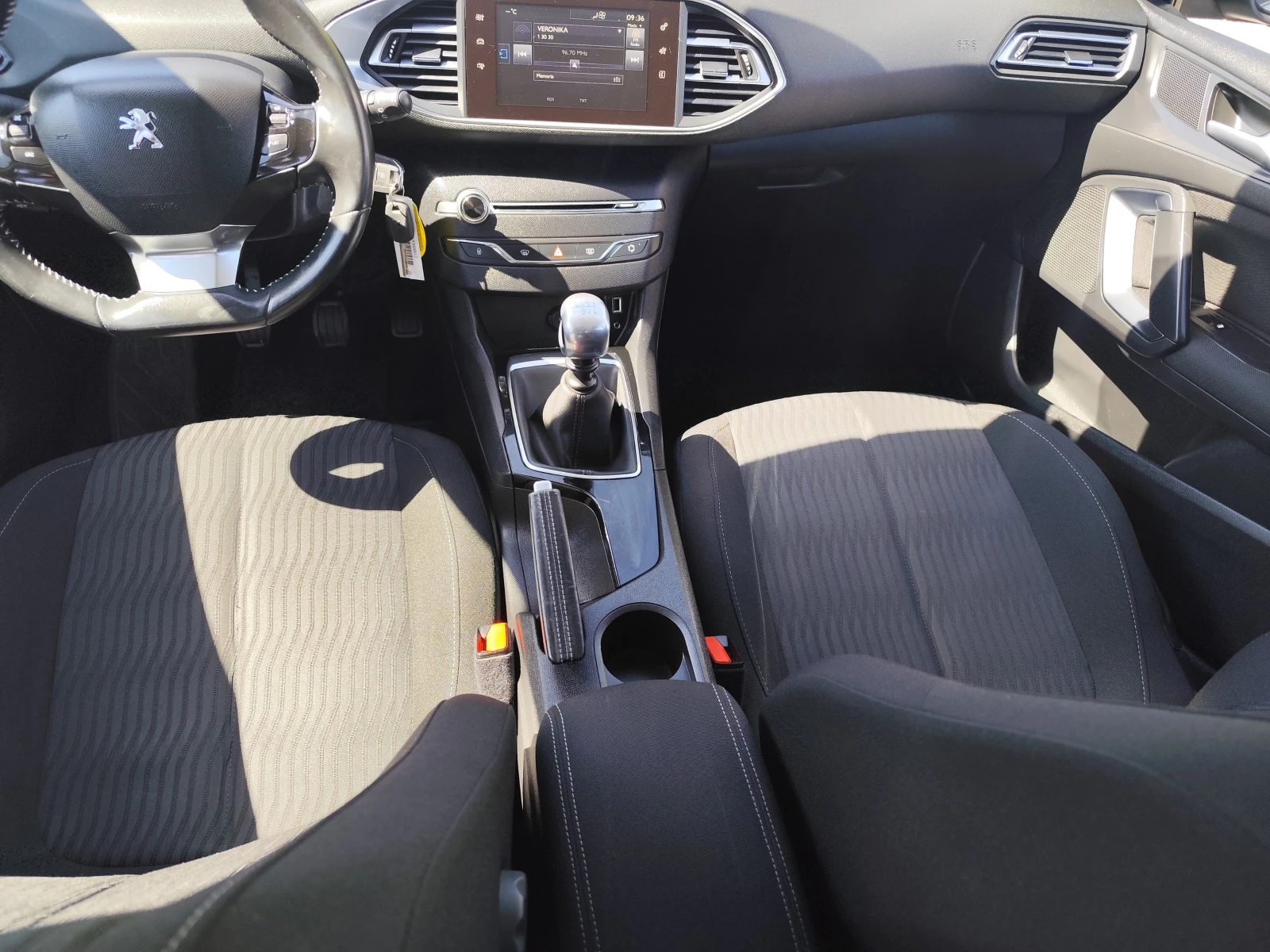 Peugeot 308 1.6HDi* LED* KLIMATRONIK* EURO5B* , снимка 10 - Автомобили и джипове - 54329765