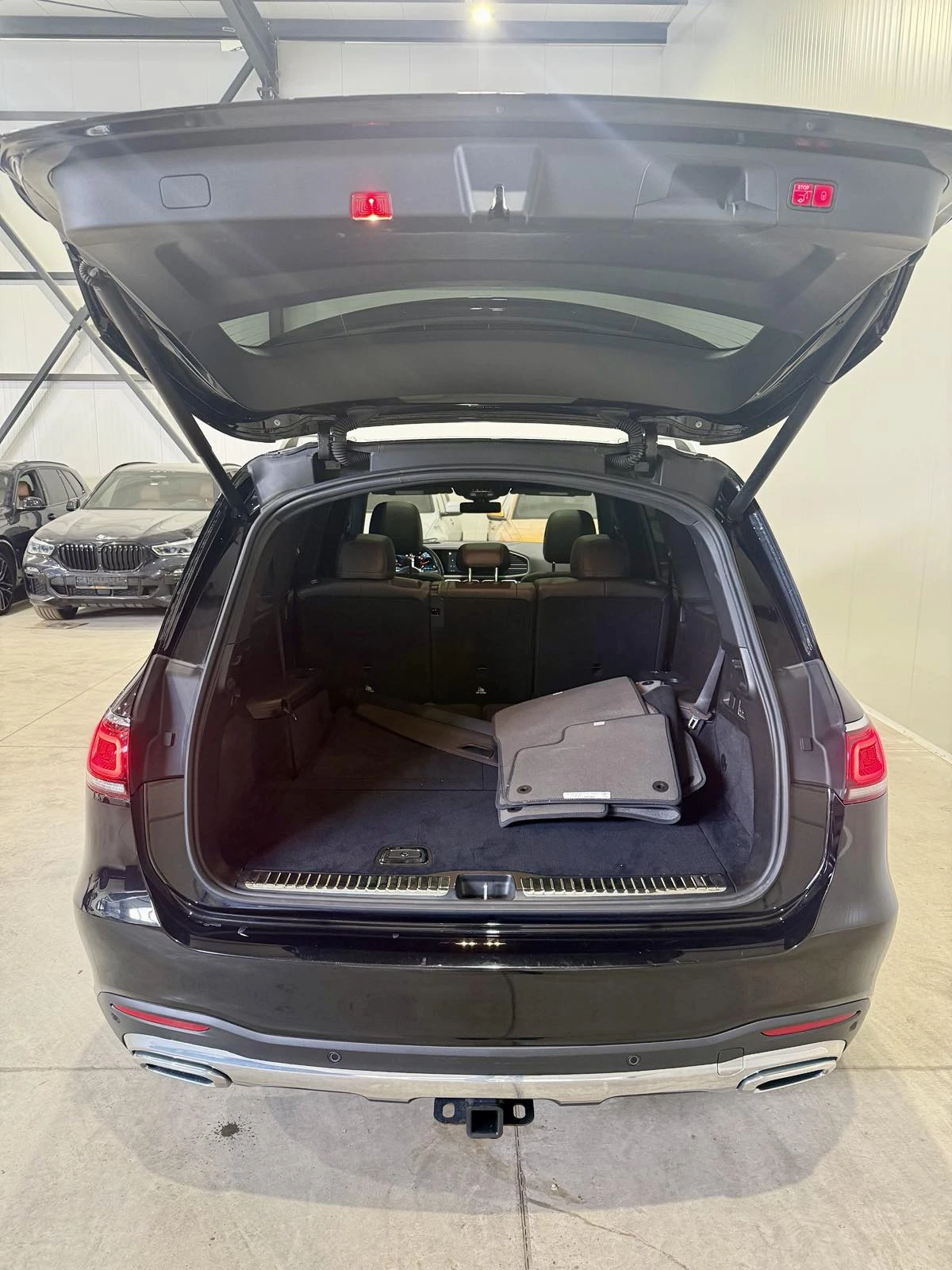 Mercedes-Benz GLS 450 4M AMG Package, снимка 16 - Автомобили и джипове - 54329833