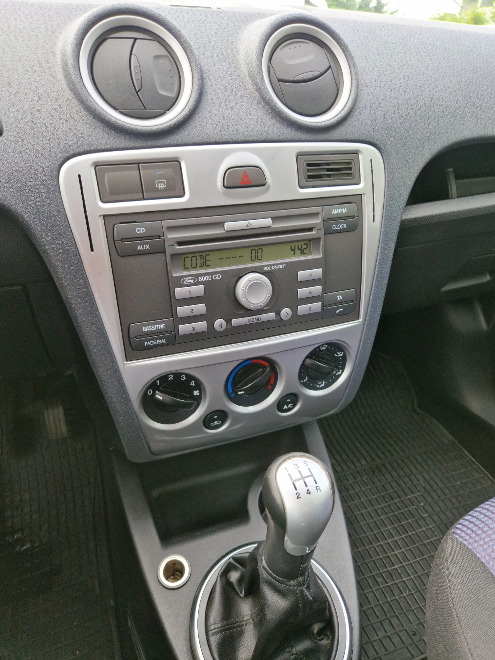 Ford Fusion 1.4i 91000км!!, снимка 9 - Автомобили и джипове - 54485588
