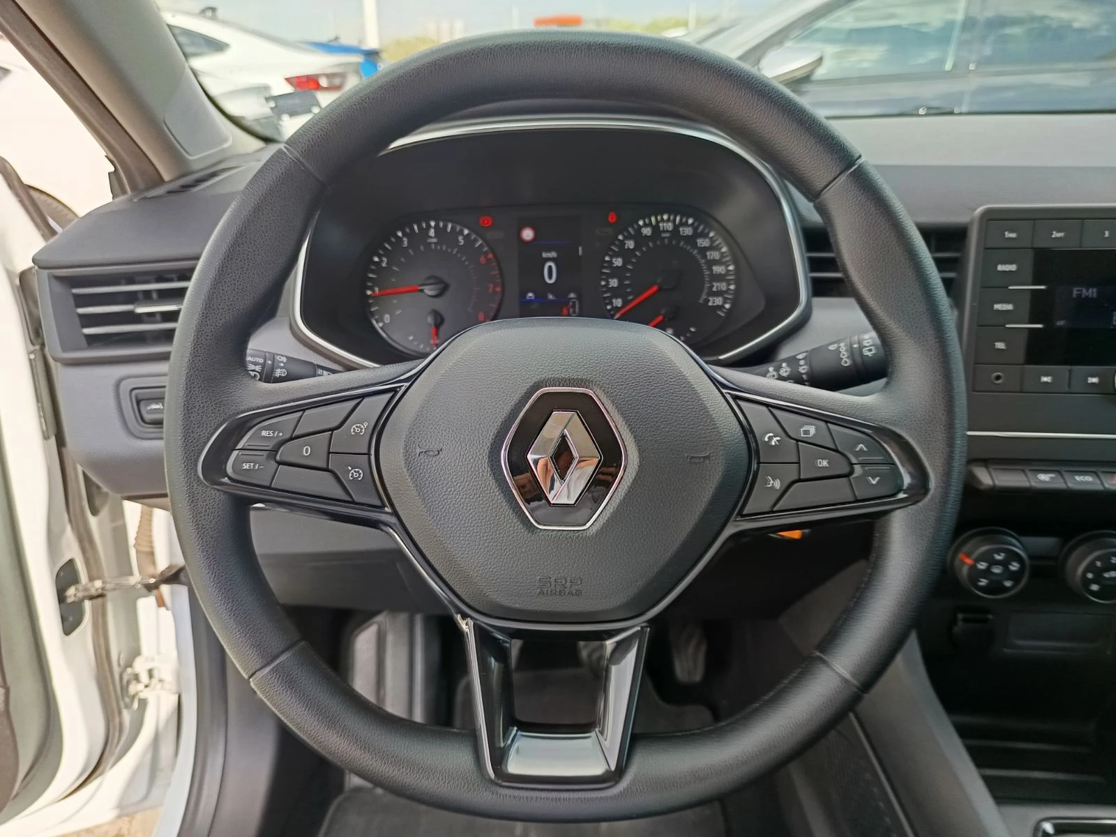 Renault Clio 1.0TCe/ 100к.с./Life, снимка 9 - Автомобили и джипове - 54702695