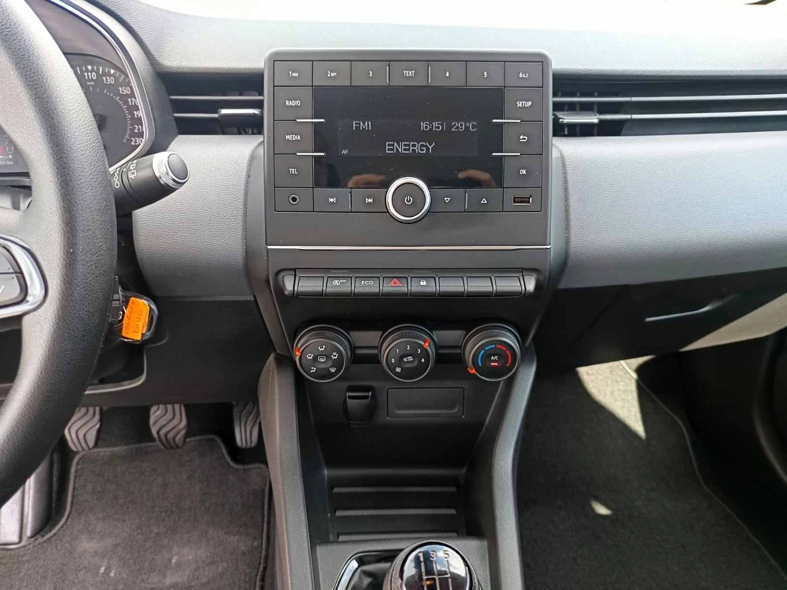 Renault Clio 1.0TCe/ 100к.с./Life, снимка 11 - Автомобили и джипове - 54702695