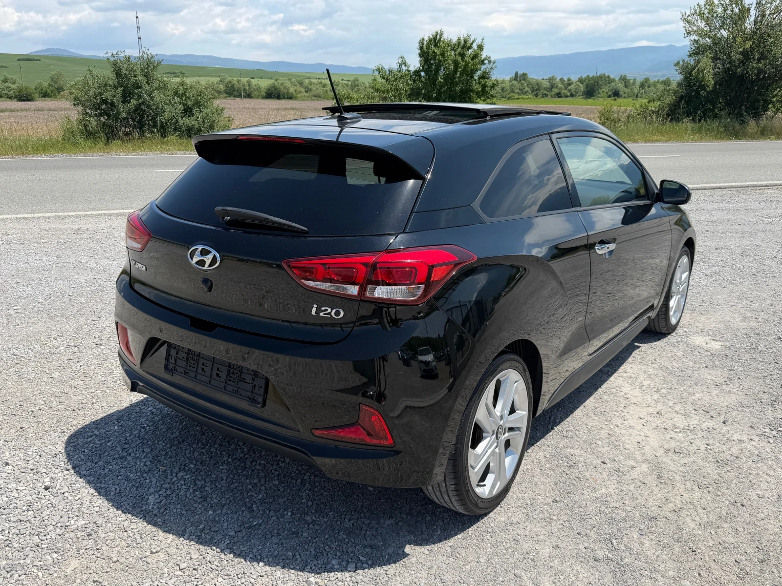 Hyundai I20 1.2i COUPE LED KEYLESS NAVI CAMERA EURO 6 TUV COC, снимка 6 - Автомобили и джипове - 54737224