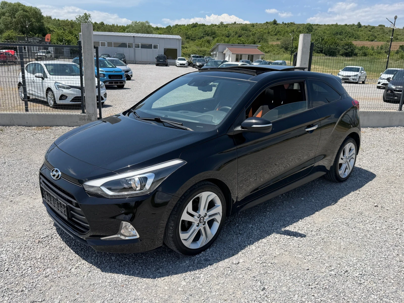 Hyundai I20 1.2i COUPE LED KEYLESS NAVI CAMERA EURO 6 TUV COC, снимка 2 - Автомобили и джипове - 54737224