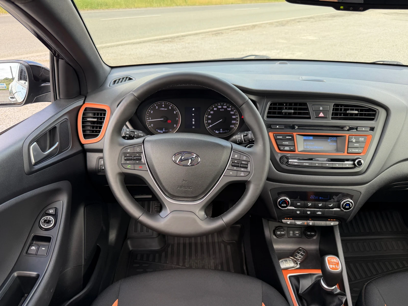 Hyundai I20 1.2i COUPE LED KEYLESS NAVI CAMERA EURO 6 TUV COC, снимка 13 - Автомобили и джипове - 54737224