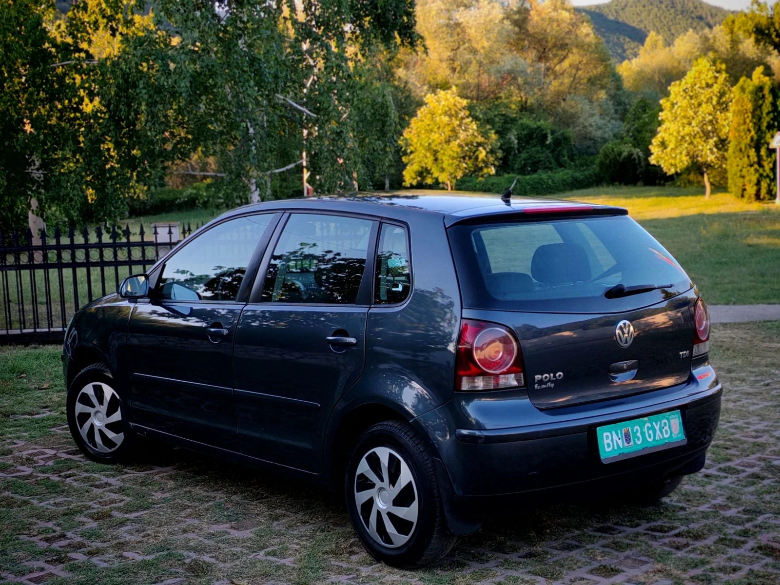 VW Polo 1.4TDI(80)* FACELIFT* FAMILY-EDITION* НОВ ВНОС* , снимка 4 - Автомобили и джипове - 55157428