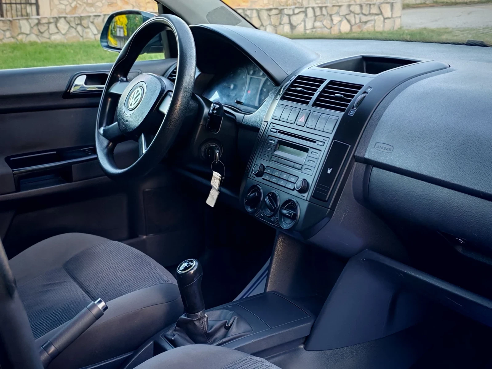 VW Polo 1.4TDI(80)* FACELIFT* FAMILY-EDITION* НОВ ВНОС* , снимка 15 - Автомобили и джипове - 55157428