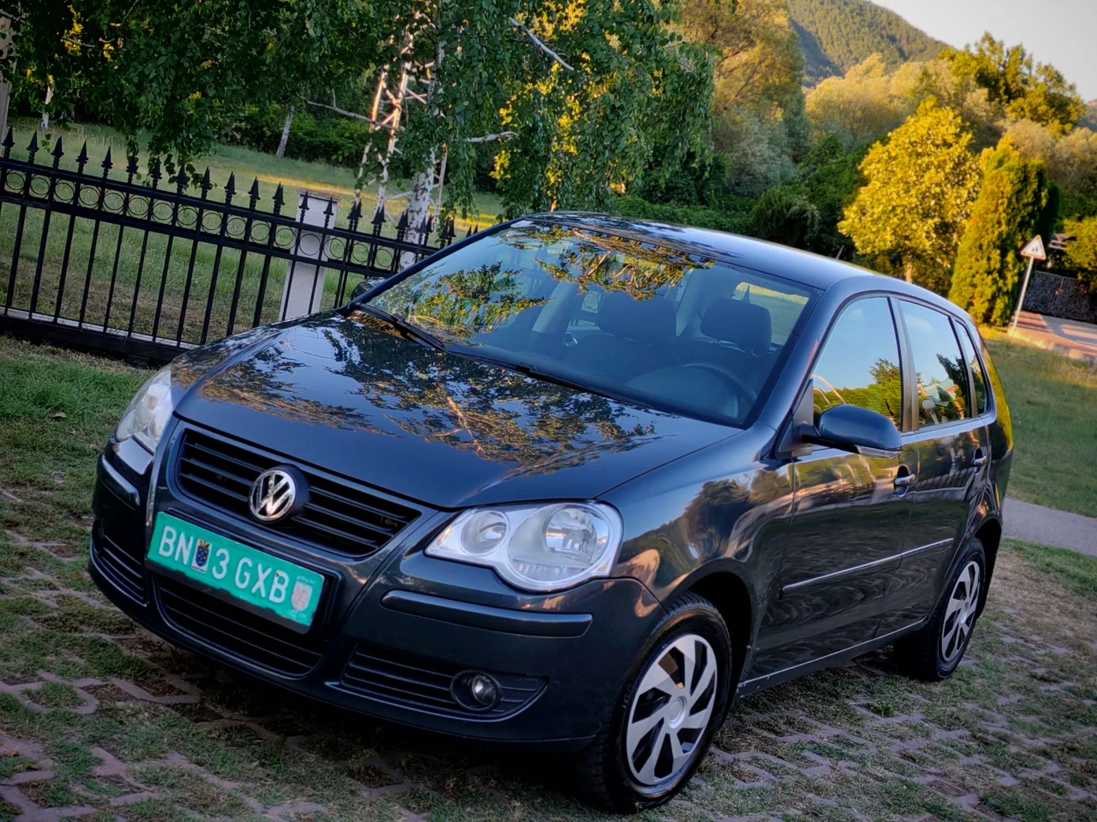 VW Polo 1.4TDI(80)* FACELIFT* FAMILY-EDITION* НОВ ВНОС* , снимка 2 - Автомобили и джипове - 55157428