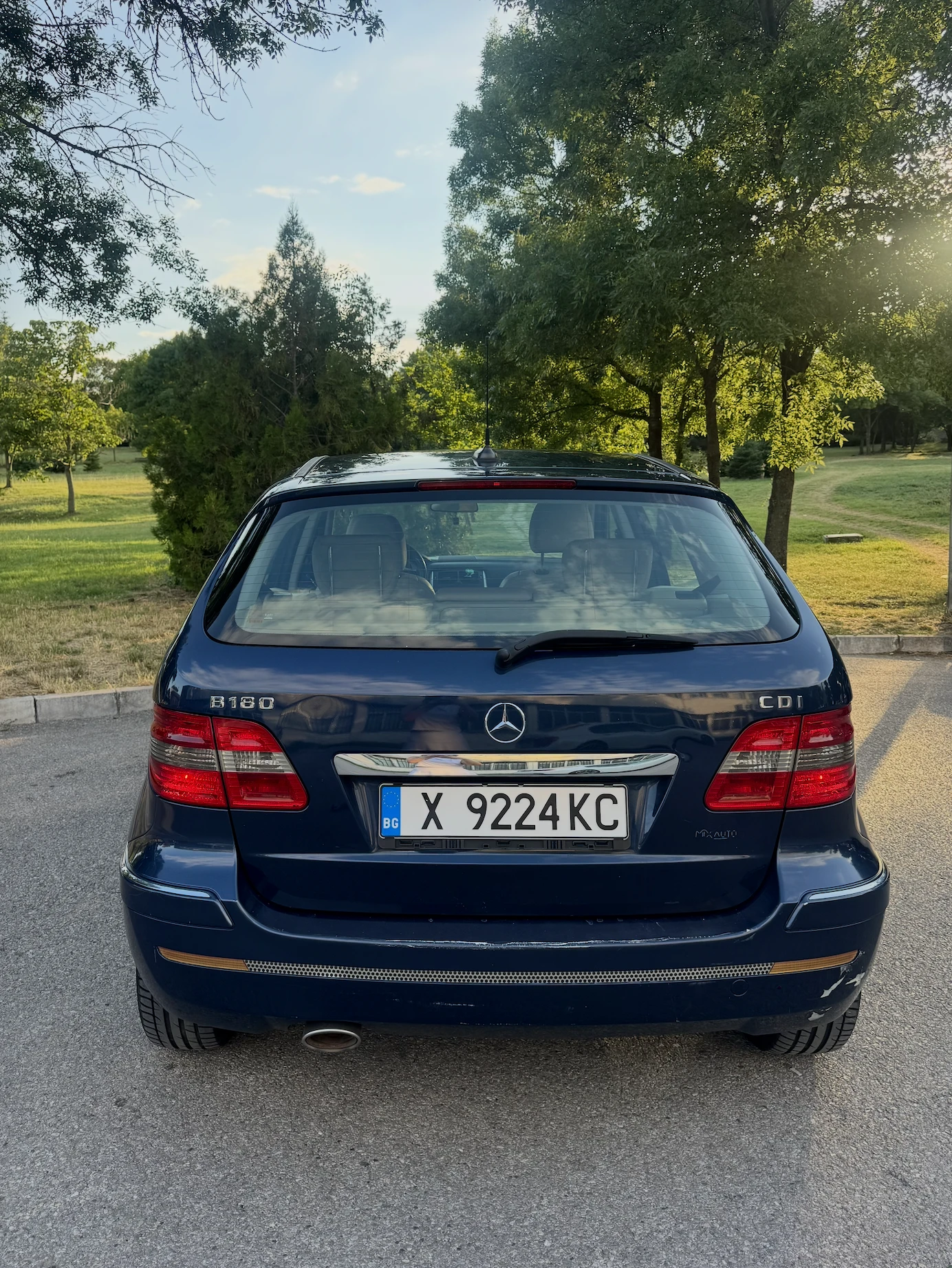 Mercedes-Benz 180, снимка 2 - Автомобили и джипове - 55175603