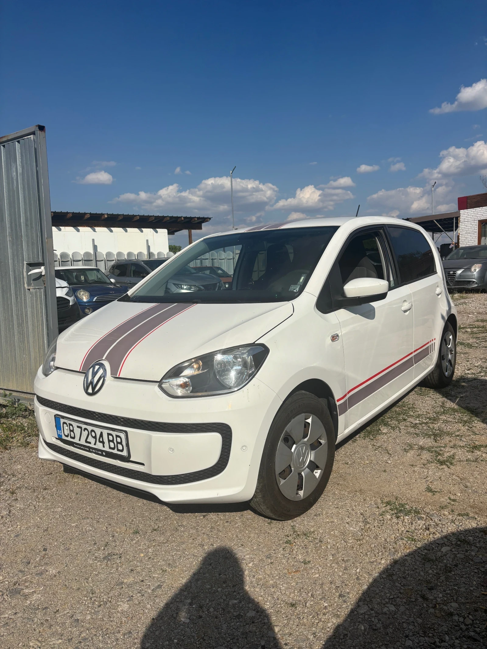VW Up ТОП състояние нова, снимка 2 - Автомобили и джипове - 55645010