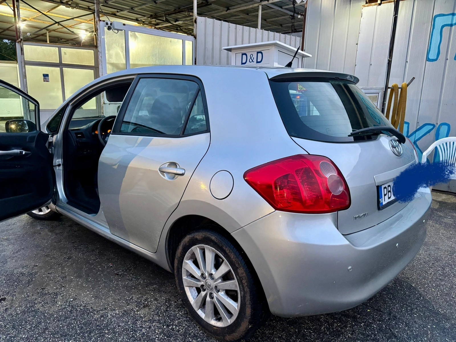 Toyota Auris + Газова уредба, снимка 5 - Автомобили и джипове - 56028251