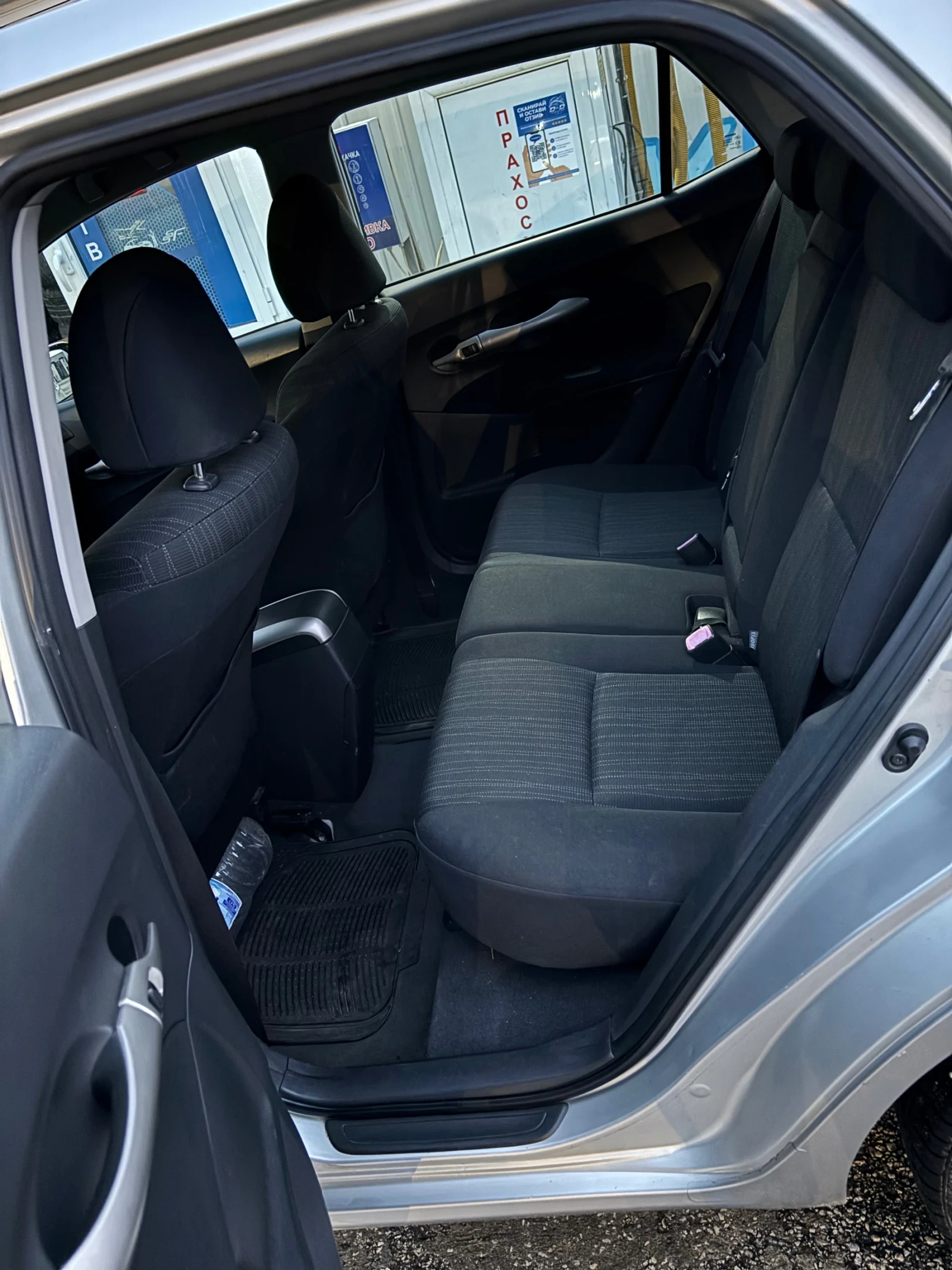 Toyota Auris + Газова уредба, снимка 8 - Автомобили и джипове - 56028251