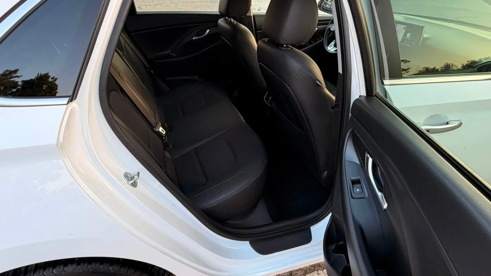 Hyundai I30  1.4 TGDI Premium, снимка 10 - Автомобили и джипове - 55891007