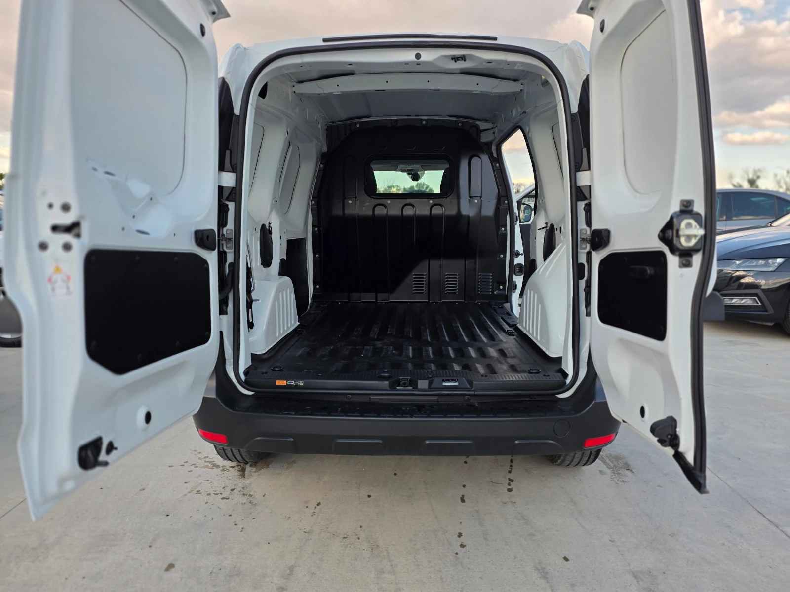 Renault Kangoo НОВ-N-1= 1.5DCI, снимка 11 - Автомобили и джипове - 56246282