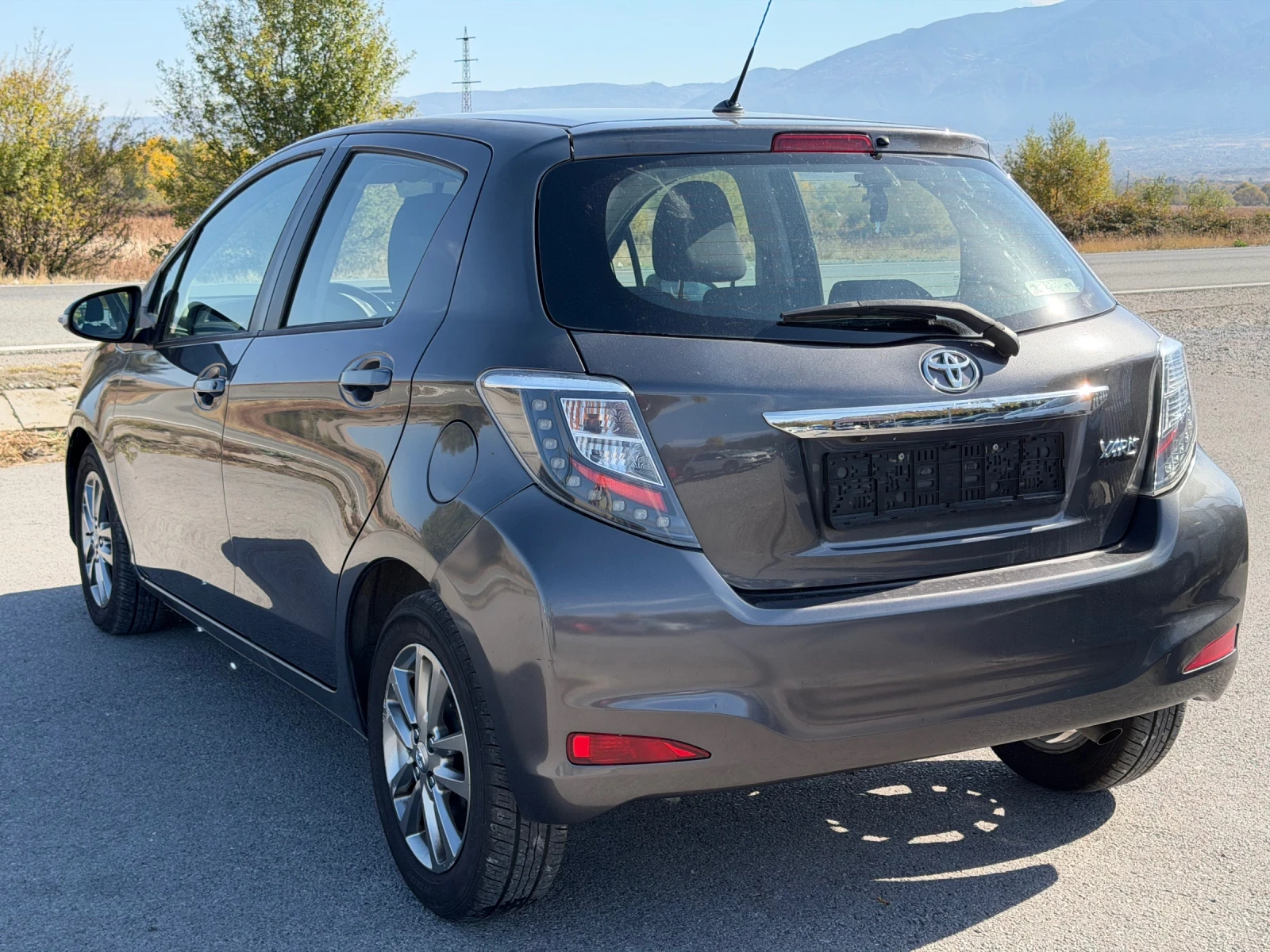 Toyota Yaris 1.4 D4D, снимка 4 - Автомобили и джипове - 56593580