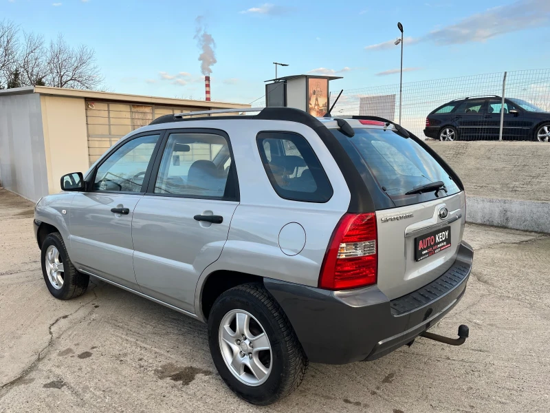 Kia Sportage 2.0i, снимка 4 - Автомобили и джипове - 48910657