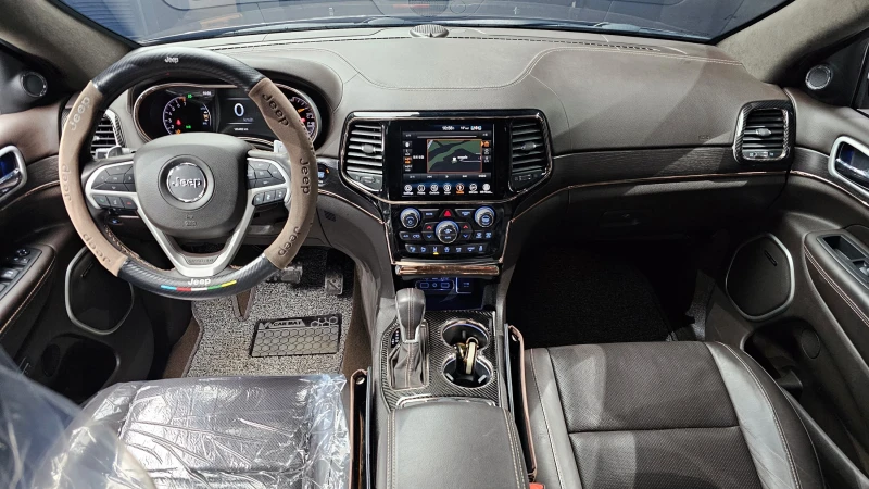 Jeep Grand cherokee 3.6 SUMMIT WK2 autogeorge.com, снимка 6 - Автомобили и джипове - 52799969