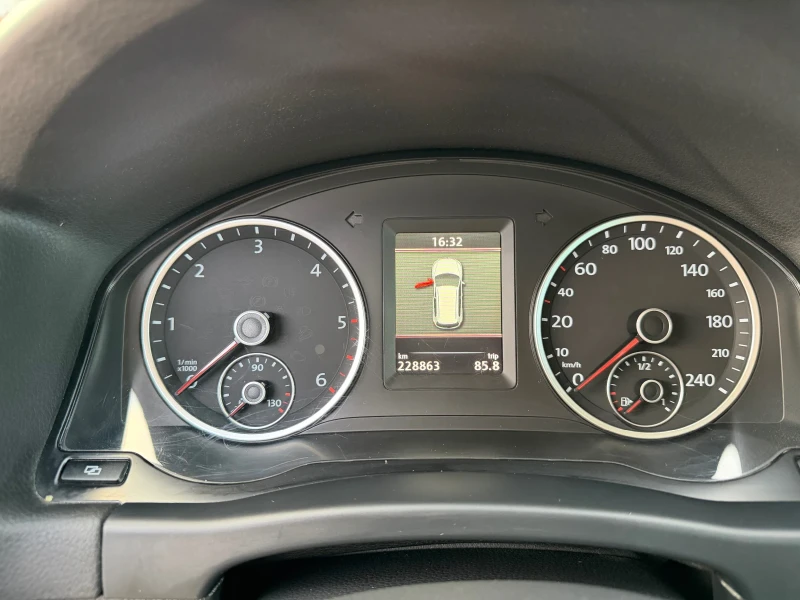 VW Tiguan 2.0TDI / 140 hp /4x4 / Park assist /Face/Top, снимка 12 - Автомобили и джипове - 52976581