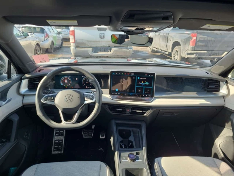 VW Tiguan COMFORTLINE R LINE BLACK EDITION /Гуми+ джанти/Пан, снимка 8 - Автомобили и джипове - 53591501