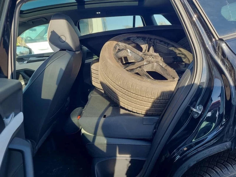 VW Tiguan COMFORTLINE R LINE BLACK EDITION /Гуми+ джанти/Пан, снимка 10 - Автомобили и джипове - 53591501