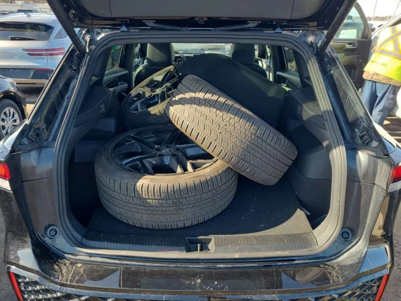 VW Tiguan COMFORTLINE R LINE BLACK EDITION /Гуми+ джанти/Пан, снимка 11 - Автомобили и джипове - 53591501