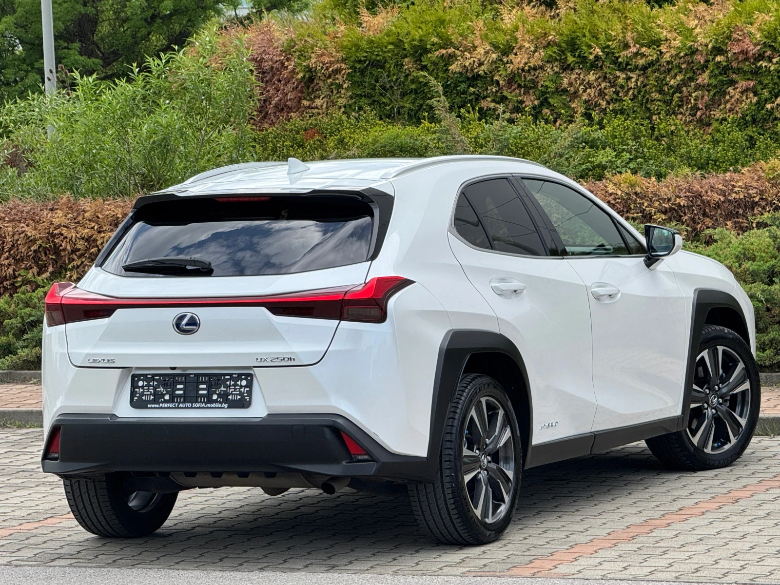Lexus UX 250h 2.0HYBRID-184КС-KEYLESS-ПОДГРЕВ-НАВИ-LED-99X.KM!!  - изображение 5