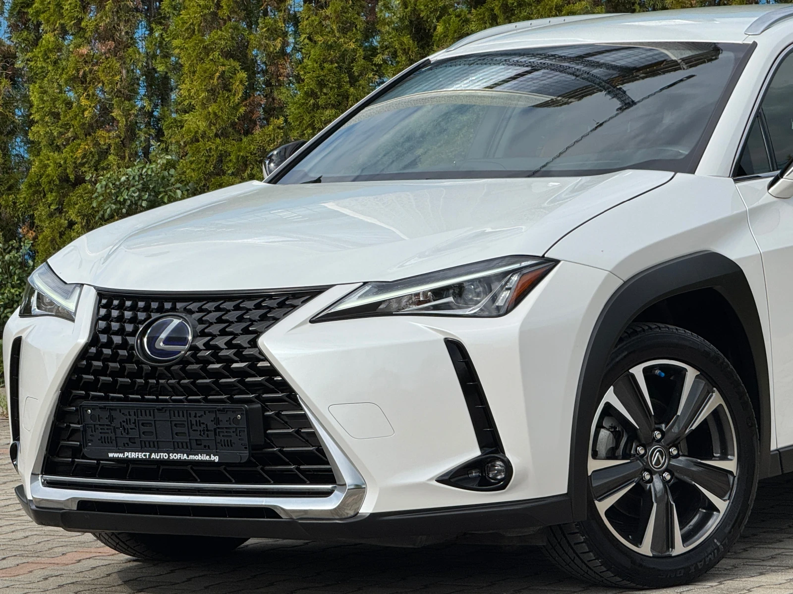 Lexus UX 250h 2.0HYBRID-184КС-KEYLESS-ПОДГРЕВ-НАВИ-LED-99X.KM!!  - изображение 2