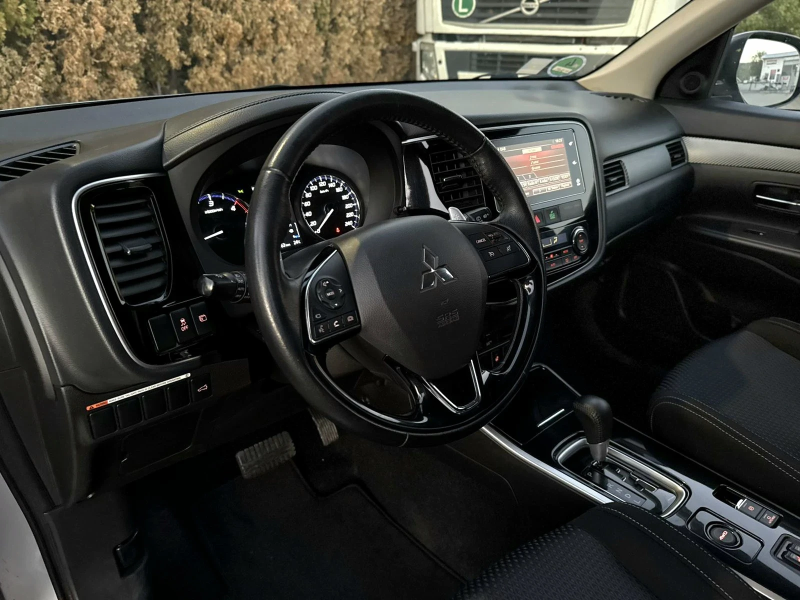 Mitsubishi Outlander Edition 100+ /4x4 - изображение 7