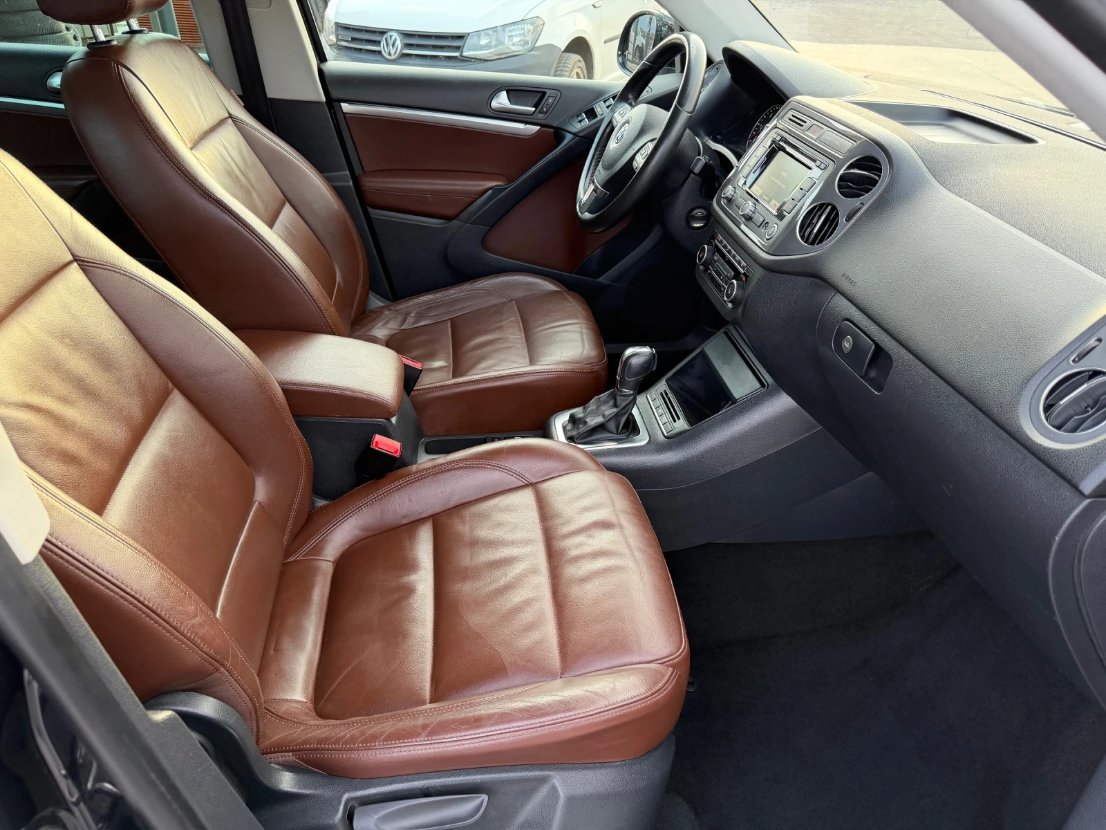 VW Tiguan 2.0TDI / 140 hp /4x4 / Park assist /Face/Top | Mobile.bg � ����������� 9