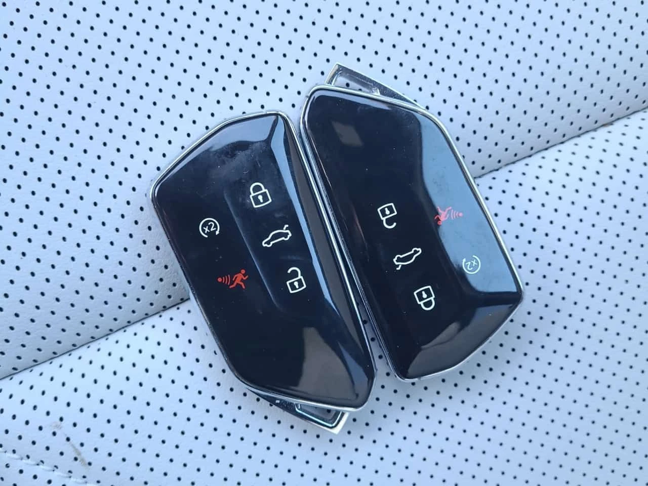 VW Tiguan COMFORTLINE R LINE BLACK EDITION /Гуми+ джанти/Пан - изображение 7