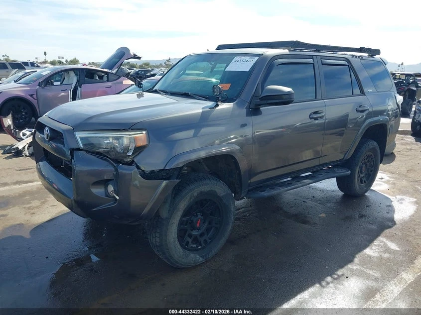 Toyota 4runner Sr5, снимка 2 - Автомобили и джипове - 54248736
